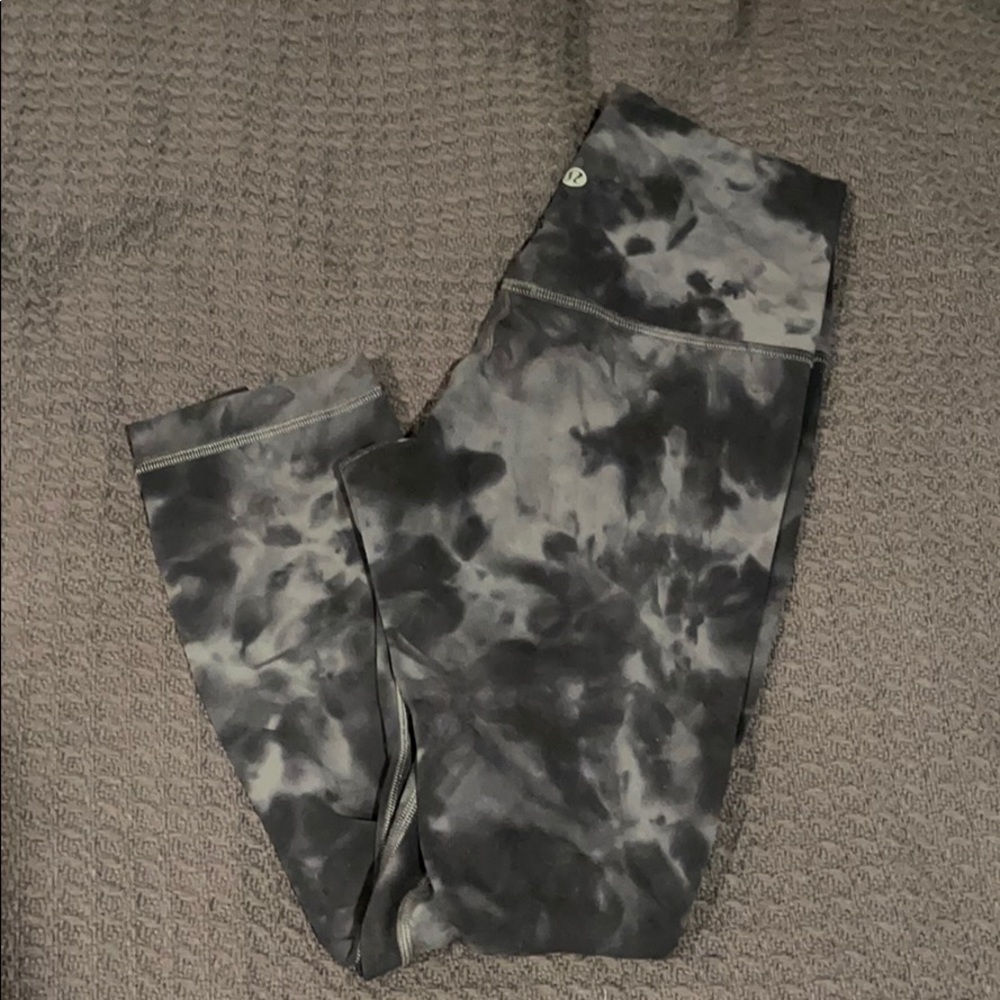 Lululemon crop diamond dye align